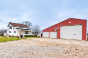 House (3 Bedrooms) | Interior - Charming Tonica Farmhouse w/ Private Yard! (Tonica)