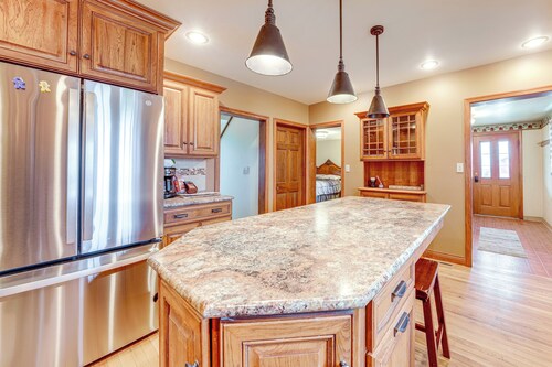 Charming Tonica Farmhouse w/ Private Yard!