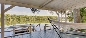 黑河湖畔可攜帶寵物的度假屋，附船塢