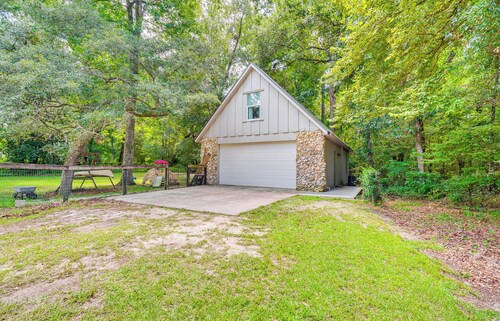 3 Mi to Silver Springs State Park: Home w/ Grill!