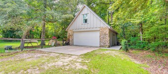 3 Mi to Silver Springs State Park: Home w/ Grill!