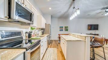 Cottage (2 Bedrooms) | Interior