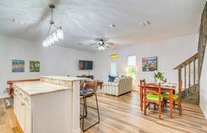 Cottage (2 Bedrooms) | Interior - 3 Mi to Silver Springs State Park: Home w/ Grill! (Silver Springs)