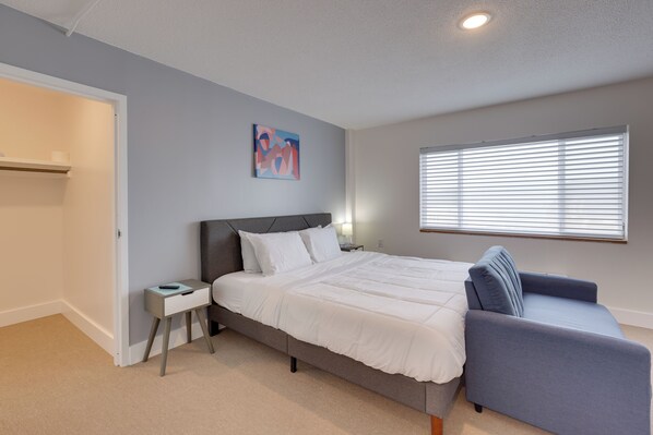 Apartment (0 Bedroom) | Interior