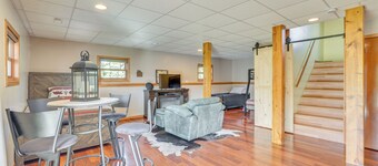 Chic Apple River Escape w/ Fire Pit!