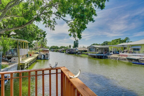 House (3 Bedrooms) | Interior - Waterfront Okeechobee Getaway w/ Backyard Dock! (Okeechobee)