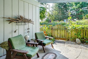 House (2 Bedrooms) | Interior - Waterfall Wonderland: Home w/ Fire Pit in Newfield (Newfield)