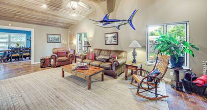 Del Rio Home w/ Large Yard, BBQ + Fireplace!