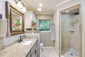 House (3 Bedrooms) | Interior - Del Rio Home w/ Large Yard, BBQ + Fireplace! (Del Rio)