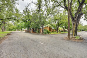 House (3 Bedrooms) | Interior - Del Rio Home w/ Large Yard, BBQ + Fireplace! (Del Rio)