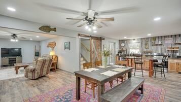 House (5 Bedrooms) | Interior