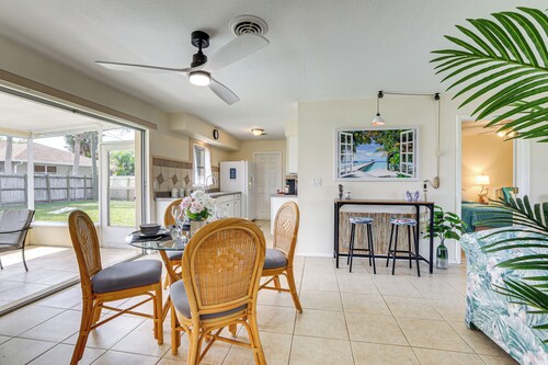 Venice Home w/ Fenced Yard: 4 Mi to Beach!
