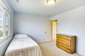 House (3 Bedrooms) | Interior - Home w/ Backyard ~ 12 Mi to Grand Junction! (Fruita)