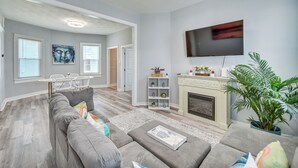 Unclassified image, 5 of 28, button - Charming Hampton Home Near Downtown & Beaches! (Hampton)