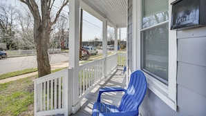 Unclassified image, 3 of 28, button - Charming Hampton Home Near Downtown & Beaches! (Hampton)