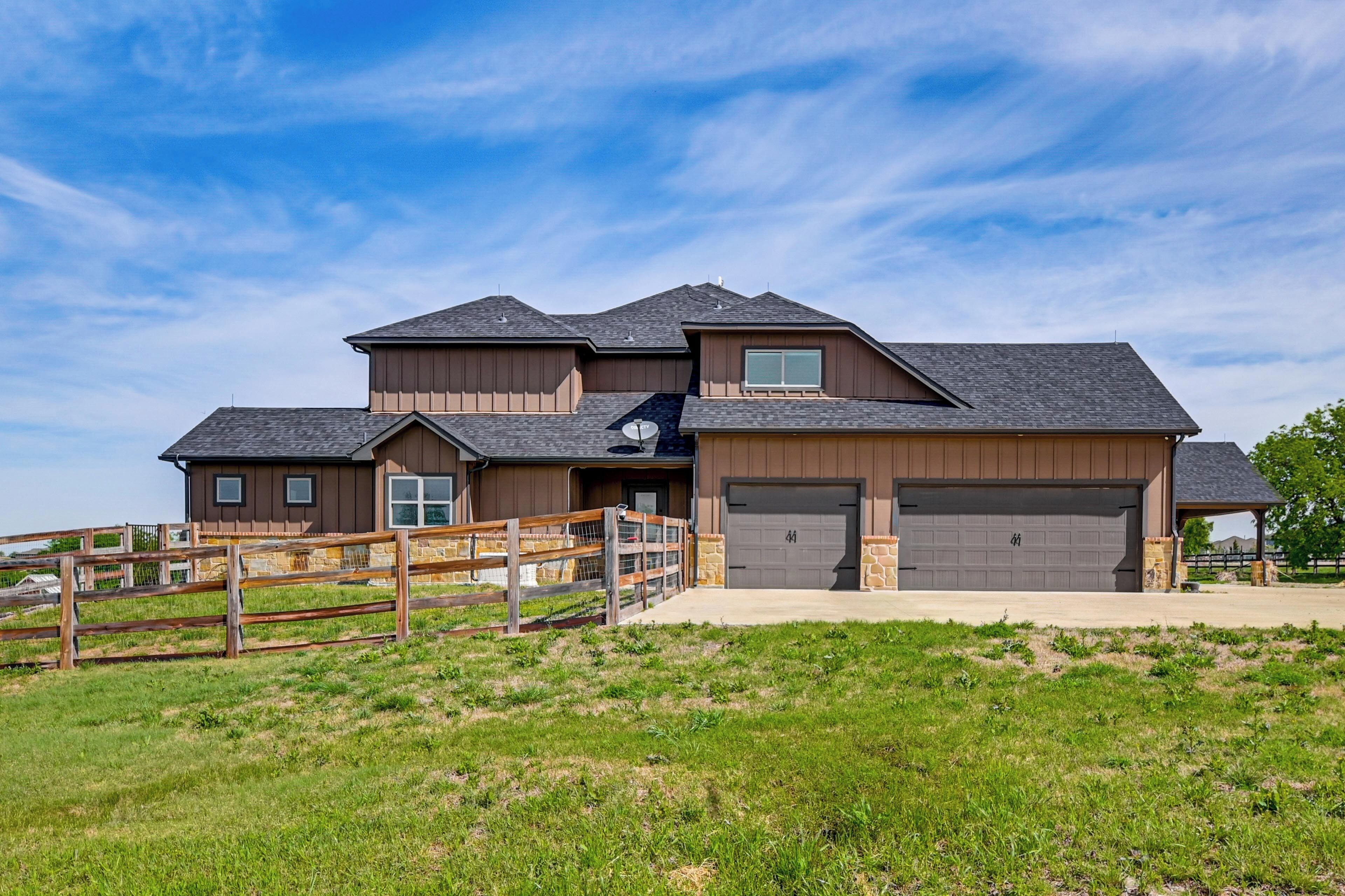 House (4 Bedrooms) | Front of property