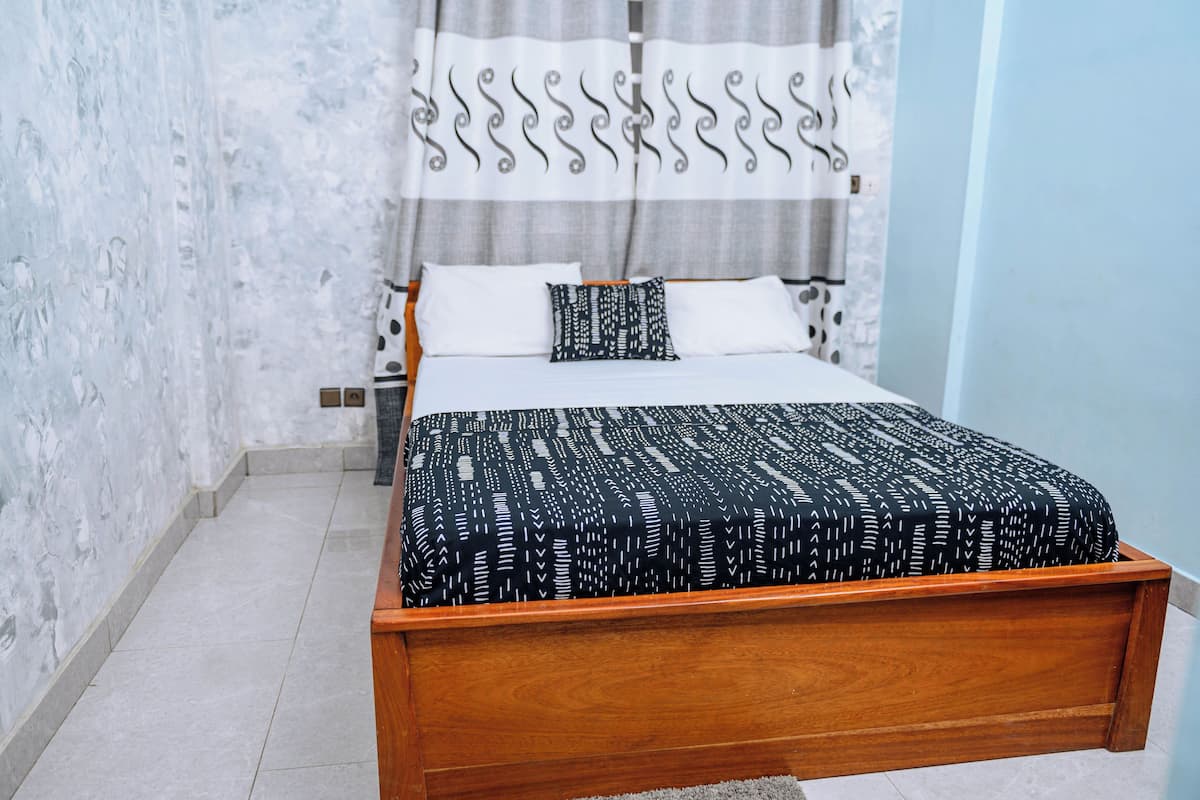 Classic Double Room, Balcony, City View | Desk, laptop workspace, iron/ironing board, free WiFi