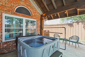 Bain à remous extérieur