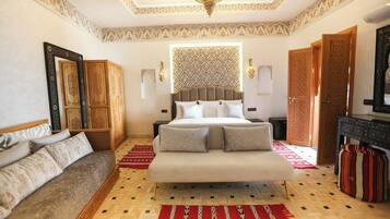 Junior Suite | In-room safe, free WiFi