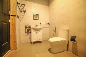 Villa, 2 Bedrooms | Bathroom - Triptych by Xplore Indo (Kotagiri)