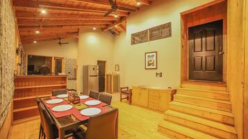 Villa, 2 Bedrooms | In-room dining