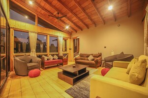 Villa, 2 Bedrooms | Living area