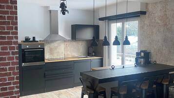 Microwave, oven, stovetop, dishwasher