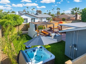 Outdoor spa tub - Sunset Greens | Kierland Commons | Outdoor Oasis (Scottsdale)