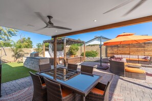 Outdoor dining - Sunset Greens | Kierland Commons | Outdoor Oasis (Scottsdale)