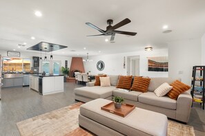 TV - Sunset Greens | Kierland Commons | Outdoor Oasis (Scottsdale)