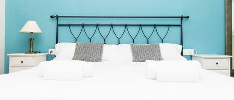 2 chambres, fer et planche à repasser, Wi-Fi, draps fournis