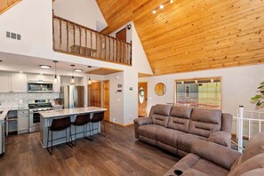 Televisión y chimenea 