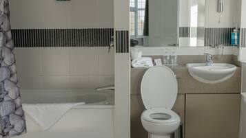 Family Room | Bathroom