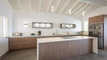 KĂŒhlschrank, Mikrowelle, Ofen, Herdplatte