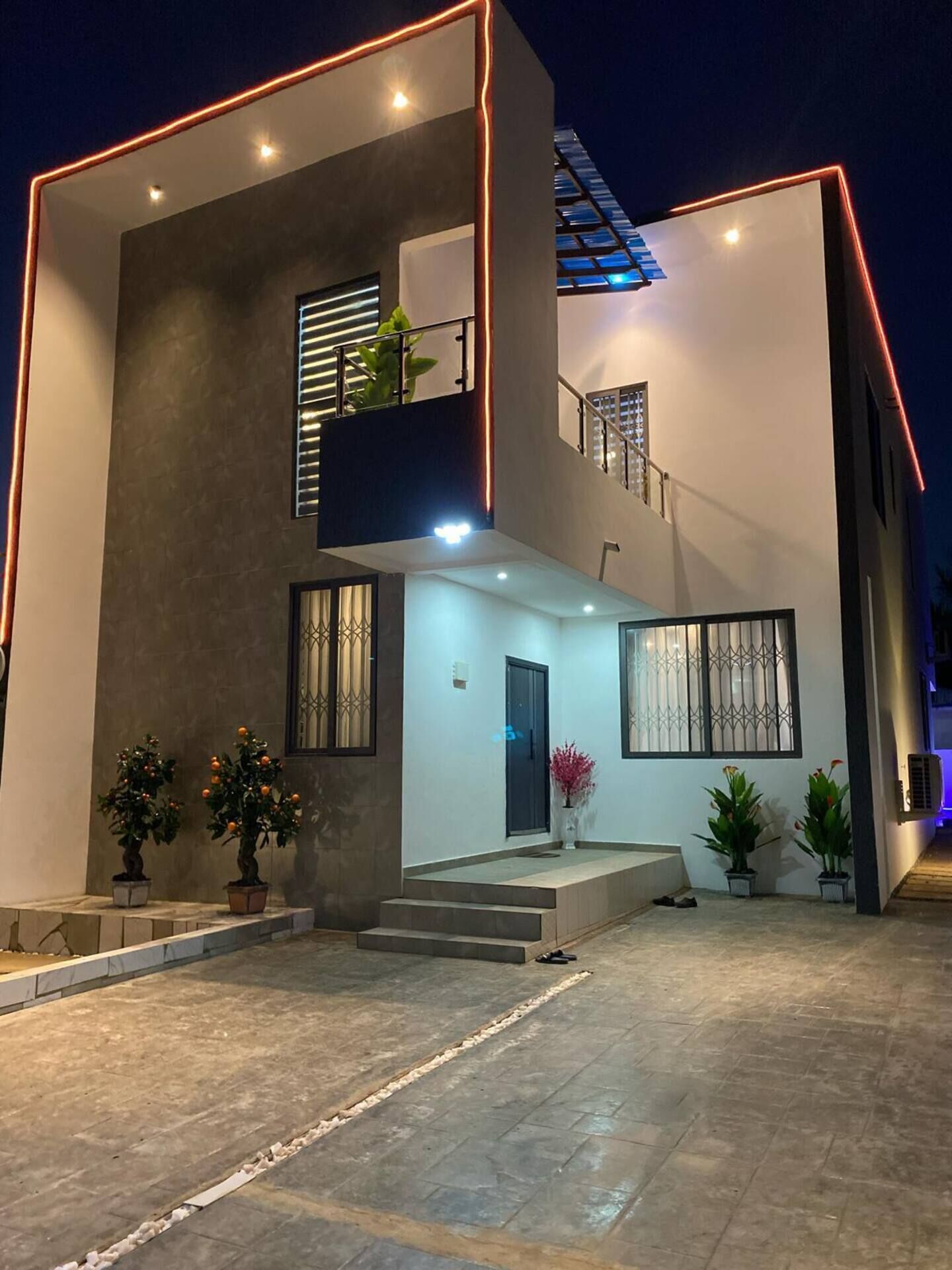 المنشأة من الخارج