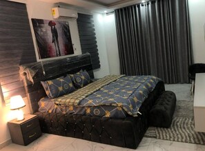 3 bedrooms, WiFi, bed sheets