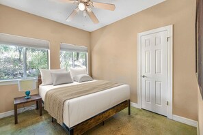 3 Schlafzimmer, Reisekinderbett, WLAN, Bettwäsche