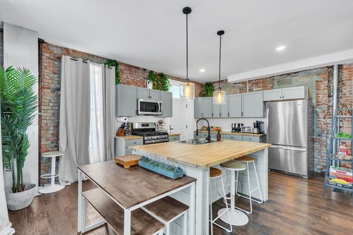 Brikctoria 1100 5 Bedroom Home