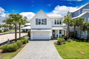 House, 5 Bedrooms | Exterior