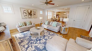 ハウス 5 ベッドルーム | リビング エリア