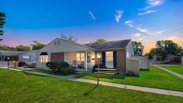 Condo, 2 Bedrooms | Exterior