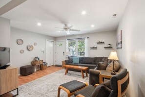 Apartment, 2 Schlafzimmer | Wohnbereich