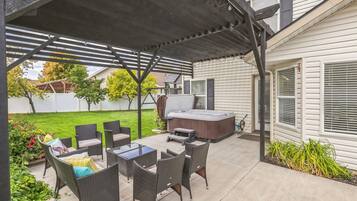 House, 4 Bedrooms | Outdoor dining