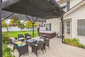 Casa, 4 habitaciones | Restaurante al aire libre