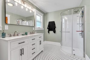 House, 4 Bedrooms | Bathroom | Towels, shampoo - Cozy Trotter 4 Bedroom Home (Ticonderoga)