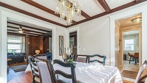 Nhà, 4 phòng ngủ | Khu ăn uống