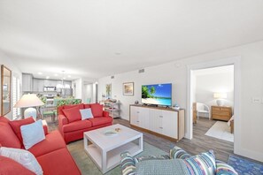 Condo, 2 Bedrooms | Living area
