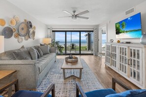 Condo, 2 phòng ngủ | Khu phòng khách