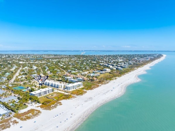 Condo, 2 habitaciones | Playa | En la playa 