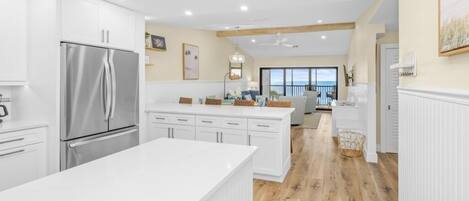 Condo, 2 Bedrooms | Interior